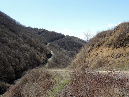 Дорога ведёт в с. Бердадзор.