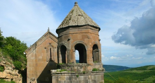 Здание Тирского монастыря в Южной Осетии. Фото: Алексей Мухранов, http://www.travelgeorgia.ru/objects/gallery_file_1515_b.jpg