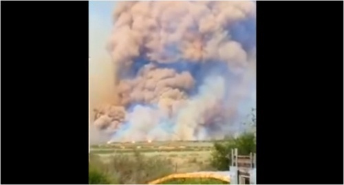 Пожар на полигоне Ашулук. 20 июня 2016 года. Кадр из видео пользователя Азамат Кайрлапов, Youtube.com

