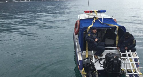 Поиски обломков Ту-154 в Черном море. Фото  © Sputnik. Роберт Джопуа
 http://sputnik-abkhazia.ru/Abkhazia/20161228/1020150246/mchs-abxazii-shtorm-mozhet-pomeshat-poiskam-oblomkov-tu-154.html