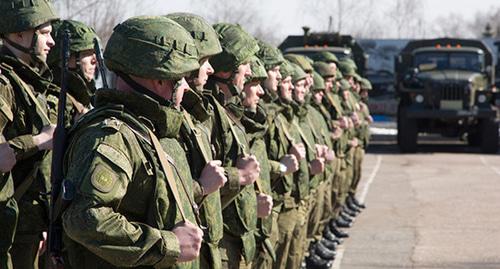 Построение  сводного отряда МПЦ ВС РФ в Сирии.  Фото https://stat.mil.ru/mpc/activities/practical/syria.htm