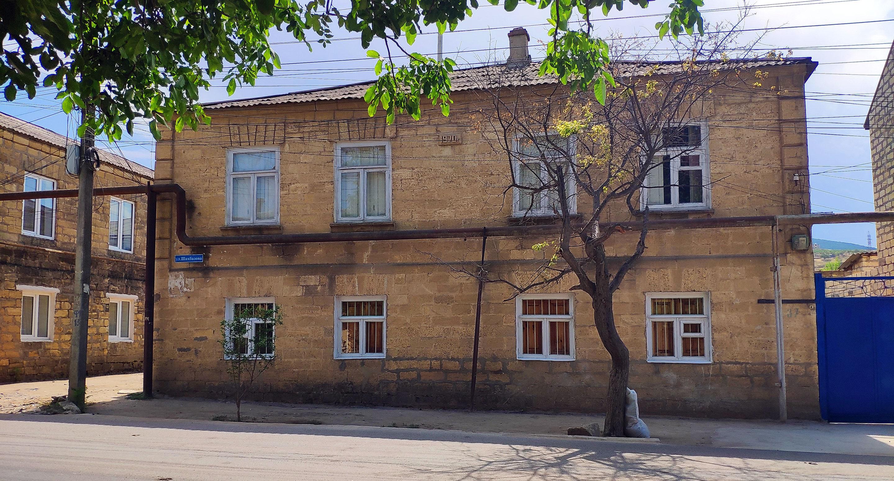 Этнохостел в Дербенте. Вид с улицы Шахбазова. Фото Расула Магомедова для "Кавказского узла".