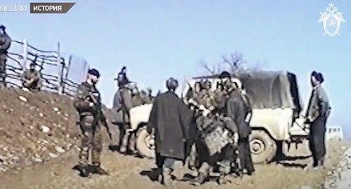 Военные на месте боя псковских десантников с боевиками. Кадр видео Следственного комитета России https://www.youtube.com/watch?v=AVk0aUlyoTA