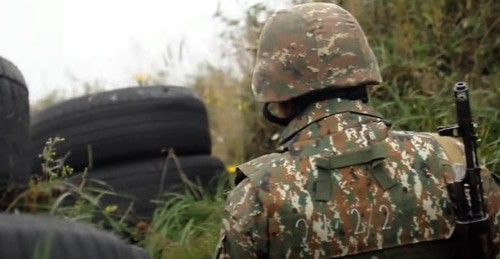 Солдат армянской армии на боевой позиции. Кадр видео пресс-службы МО Армении https://mil.am/hy/news/9921