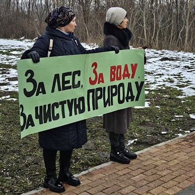 Участники митинга Армавире против размещения мусорного полигона в районе хутора Зуево. Фото Кристины Романовой для "Кавказского узла"