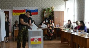 На избирательном участке в Южной Осетии. Фото: RSOnews https://www.rsonews.org/ru/news/20240609/53445.html