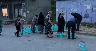 Раздача бутилированной воды населению города Буйнакск. Июнь 2024 г. Фото: gorodbuynaksk / Telegram канал