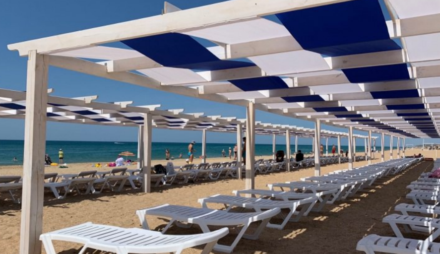 Пляж в Анапе. Скриншот фото Макса Анапского https://t.me/maksanapskii/14440. Пляж в Анапе. Скриншот фото Макса Анапского https://t.me/maksanapskii/14440.