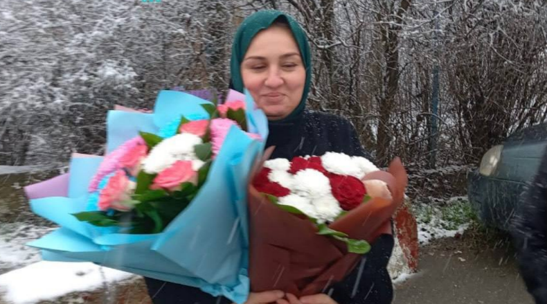 Зарифа Саутиева после освобождения из колонии. Скриншот фото "Фортанга" от 28.12.24, https://t.me/fortangaorg/18985. Зарифа Саутиева после освобождения из колонии. Скриншот фото "Фортанга" от 28.12.24, https://t.me/fortangaorg/18985.