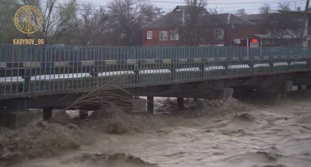 Паводок в Чечне. Фото: телеграм-канал Kadyrov_95 Паводок в Чечне. Фото: телеграм-канал Kadyrov_95
