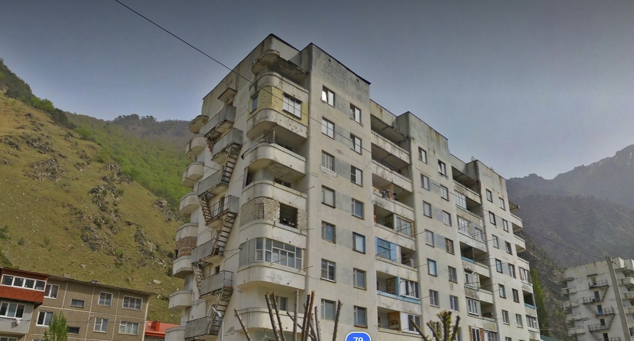 Дом на Эльбрусском проспекте в Тырныаузе. Скриншот / Яндекс.Карты Дом на Эльбрусском проспекте в Тырныаузе. Скриншот / Яндекс.Карты