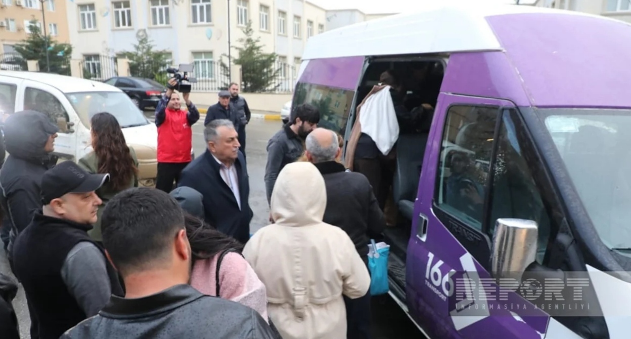 Переселенцы. 21 апреля 2026 года. Фото: Report https://report.az/ru/vnutrennyaya-politika/v-ramkah-velikogo-vozvrasheniya-eshe-92-semi-otpravilis-v-agdam Переселенцы. 21 апреля 2026 года. Фото: Report https://report.az/ru/vnutrennyaya-politika/v-ramkah-velikogo-vozvrasheniya-eshe-92-semi-otpravilis-v-agdam